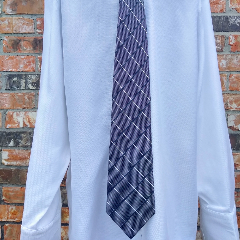 Necktie 100% silk Navy & White by Hunt Club